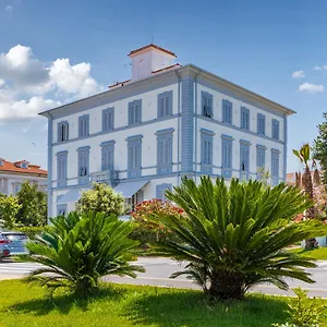 https://tirreno-marina-di-massa.it-tuscanyhotel.com